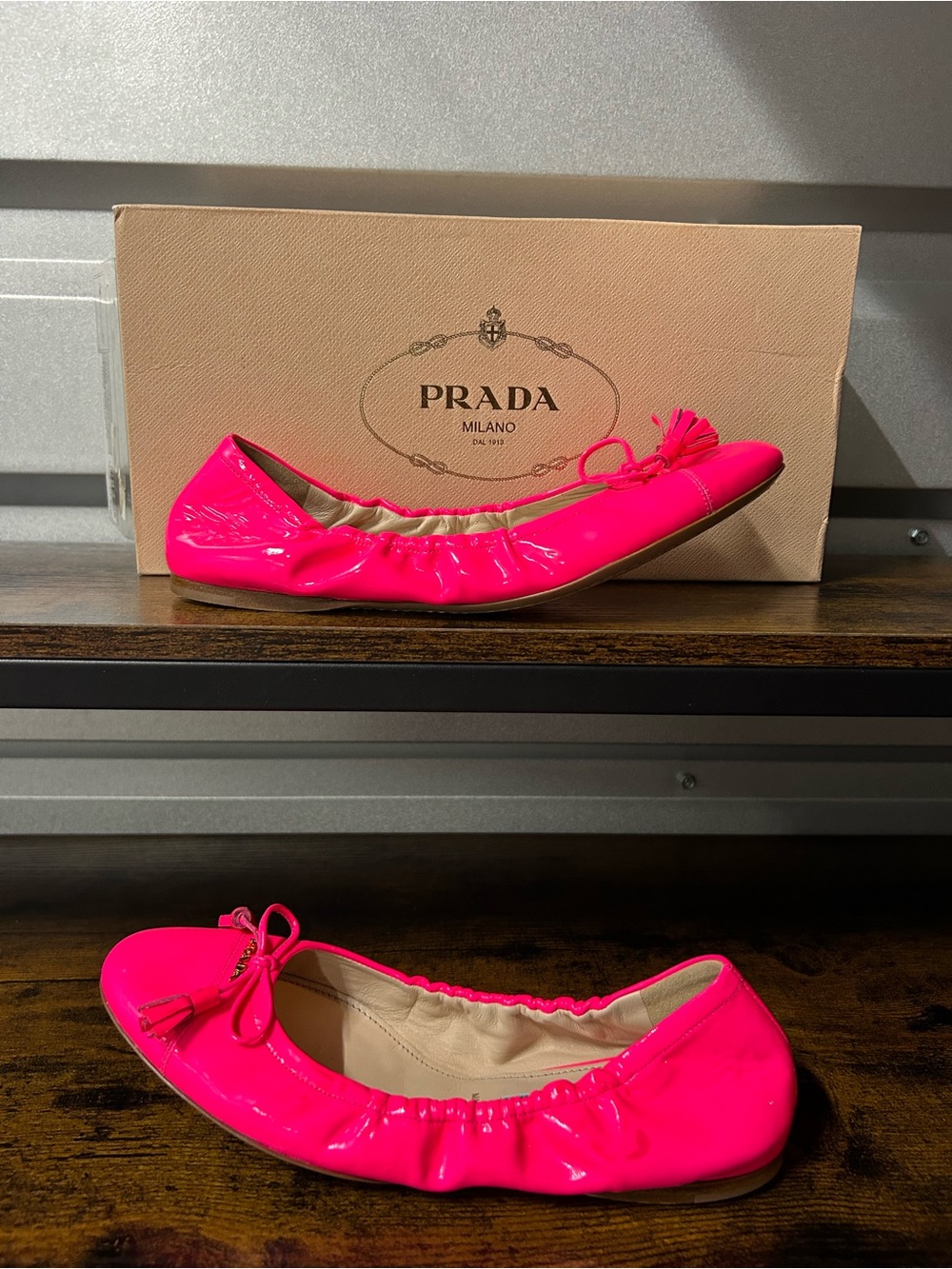 Prada Women’s Patent Leather Ballet Flats Neon Pink Tassel Bow Size 36.5 US 6.5B